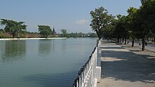 Fayl:Mandalay_Moat,_Myanmar.jpg