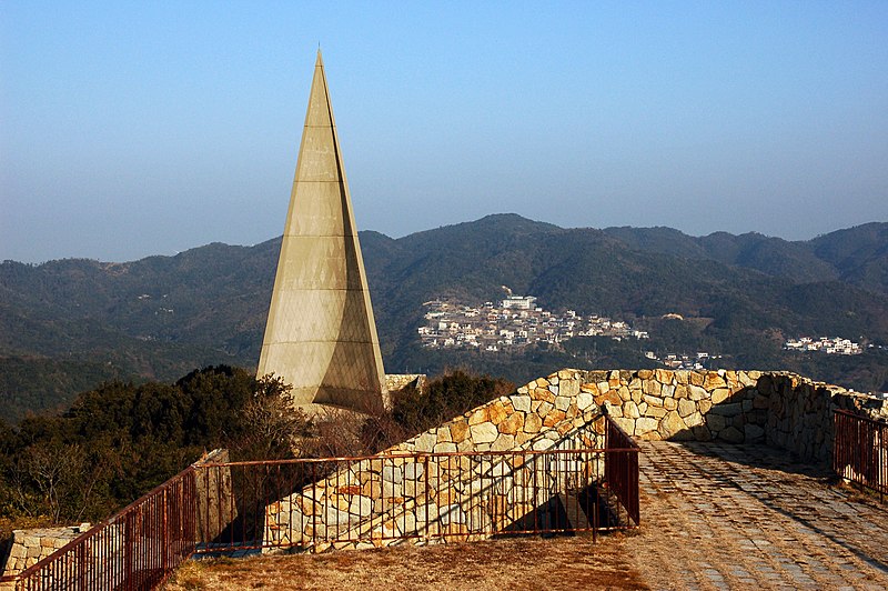 File:Memorial Hall for Students who Perished in the War2.jpg