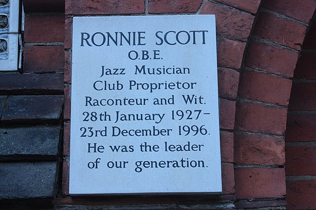 Memorial to Ronnie Scott, Golders Green Crematorium