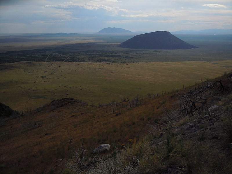 File:Middle Butte (5034720168).jpg