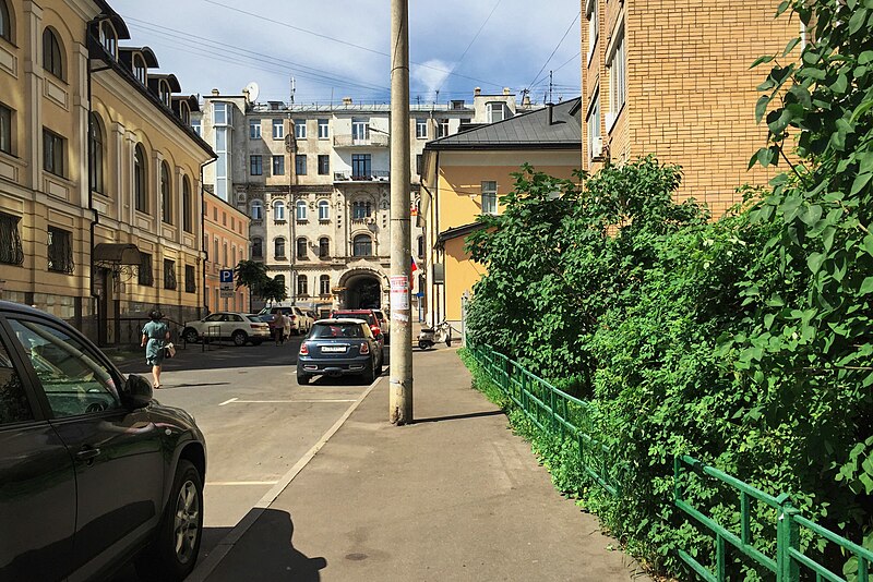 File:Moscow, 2nd Troitsky Lane (30669426243).jpg