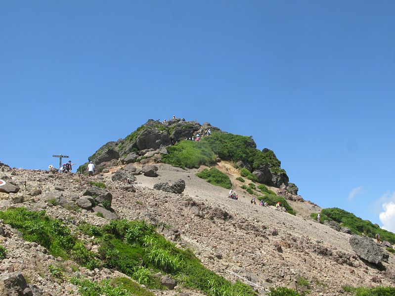 File:Mount Adatara, summit.JPG