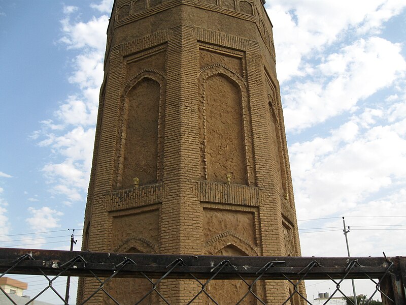 Mudhafaria Minaret close-up.jpg