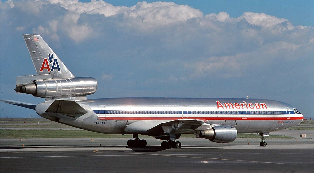 Crash of a Douglas DC-8-11 in New York: 90 killed