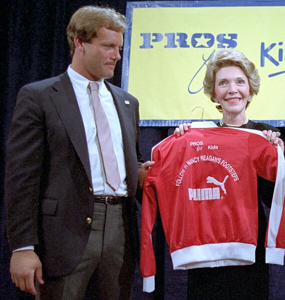 Brett (left) with Nancy Reagan in 1985