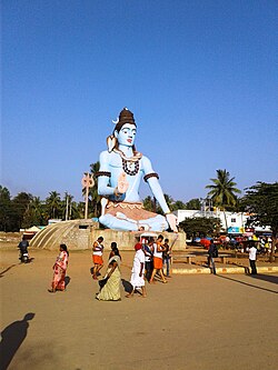 Standbeeld van Lord Shiva, in de buurt van Srikanteshwara Temple