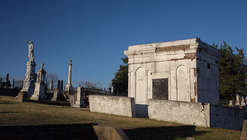 File:Natchez Cemetery (1 of 1).jpg