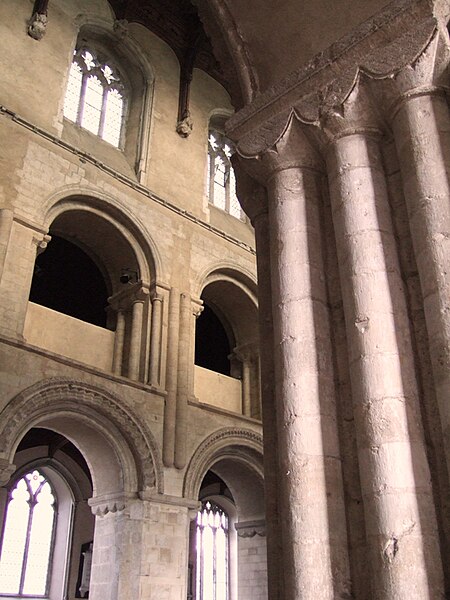 File:Norman pillars in the nave, Wymondham Abbey.JPG