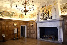 Fichier:One_of_the_halls_at_Queen's_Mary_Chamber,_Edinburgh_Castle,_Scotland.jpg