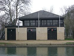 Hangar à bateaux d'Oxford 1.jpg