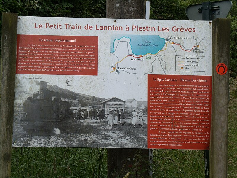 File:Panneau Le petit train de Lannion à Plestin.JPG