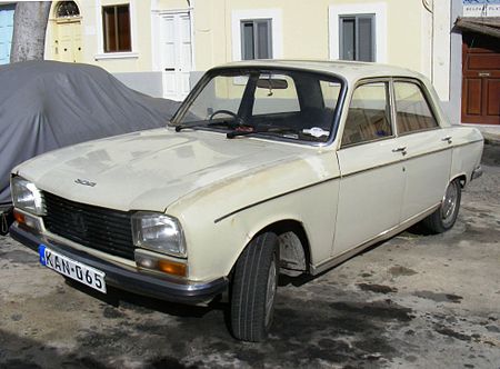 Peugeot 304, Malta feb 2011 - Flickr - sludgegulper slightly less rakish angle.jpg