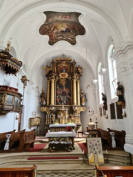 File:Pfarrkirche Pöndorf Chor.jpg