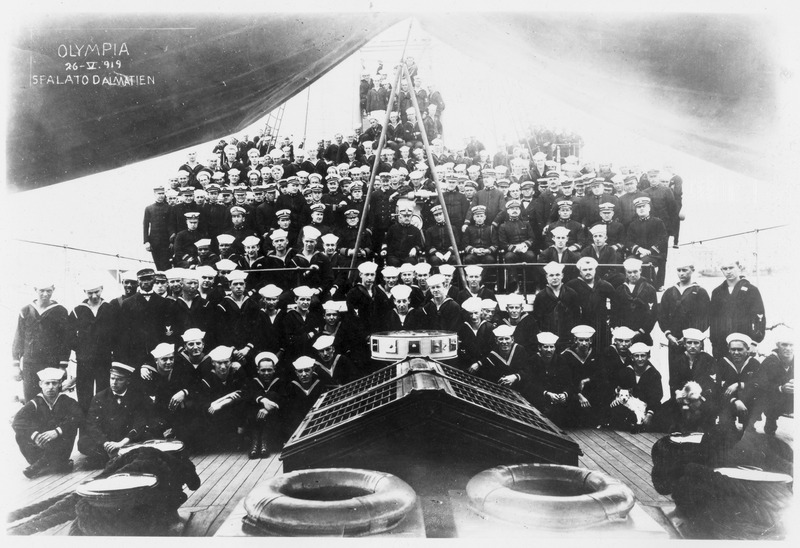 File:Photograph of the Crew of U.S.S. Olympia - NARA - 279177.tif