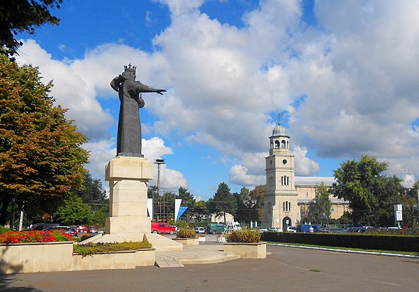 Image: Piața Independenței din Bălți 3