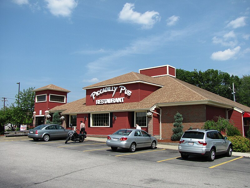 File:Piccadilly Pub, North Attleborough MA.jpg