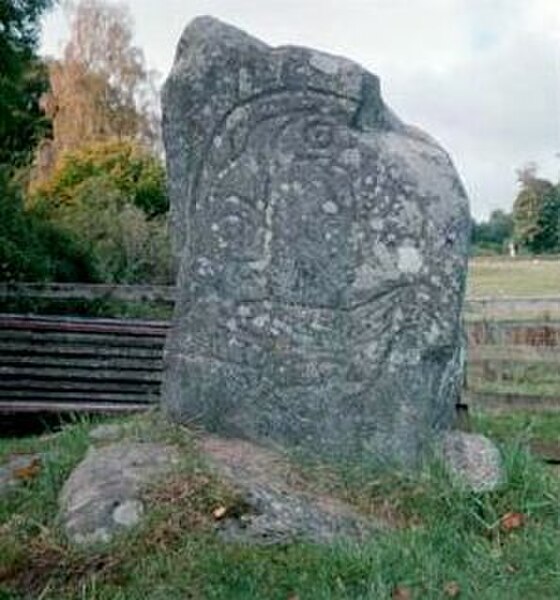 The Eagle Stone, said to commemorate a Munro battle.