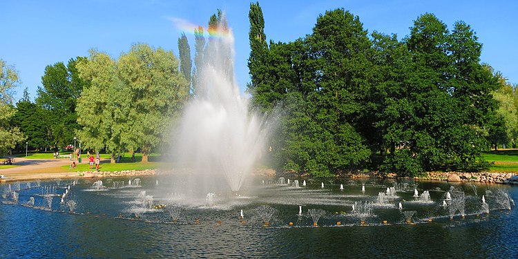 Big fountain among small fountains