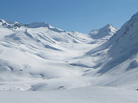 Le piz Alv à droite depuis le val Maighels.