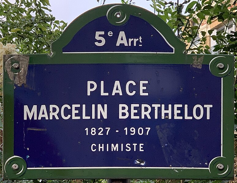 File:Plaque Place Marcelin Berthelot - Paris V (FR75) - 2021-07-27 - 1.jpg