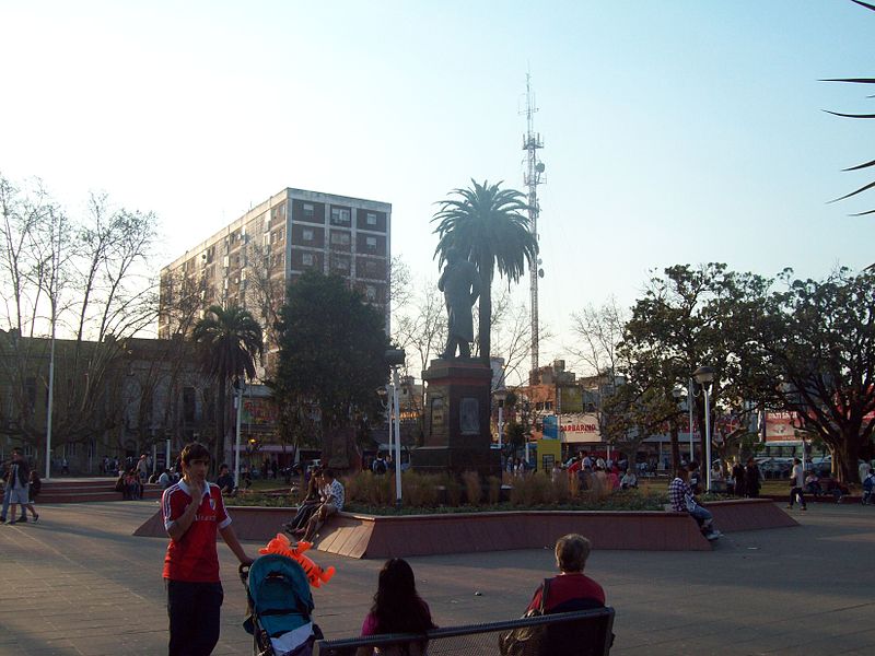 File:Plaza San Miguel, Buenos Aires.JPG