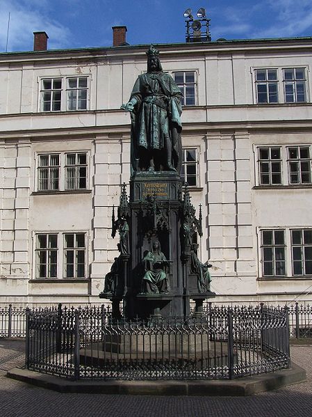 File:Prag Denkmal Karls IV.jpg