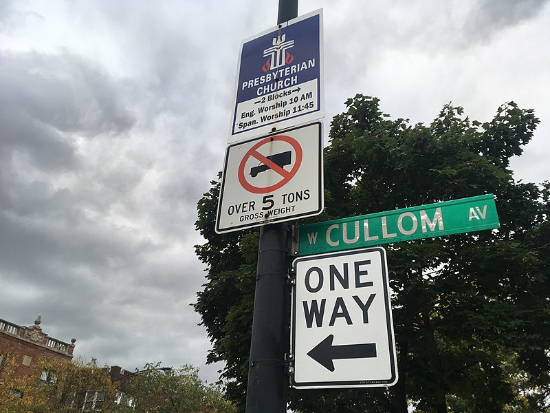 File:Presbyterian Church, No trucks over 5 tons, nonstandard lettering Cullom Ave, One way signs (37412484074).jpg