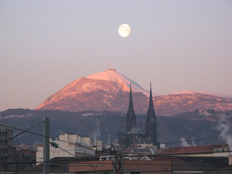 File:Puy de Dôme.jpg