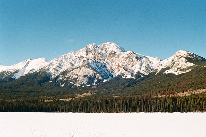 File:Pyramid mountain Jasper.jpg