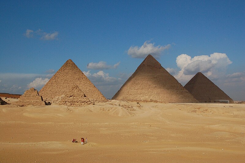 File:Pyramids of Giza (31123908798).jpg