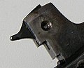 Hammer med integreret slagstift på en Smith & Wesson Model 13 revolver.