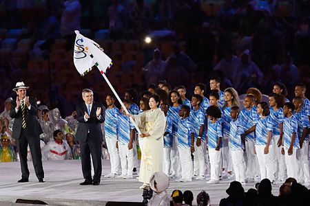 in the evening of the last day of the Rio games, August 21: Handover of oympic flag from Eduardo Paes, mayor of Rio, to Tokyo governor Yuriko Koike,