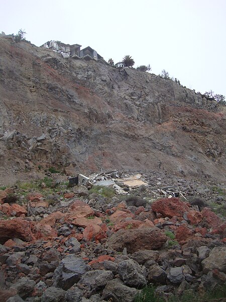 File:Rockfall in Peacock's Gallop 753.jpg