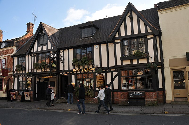 File:Rose and Crown - geograph.org.uk - 2301081.jpg