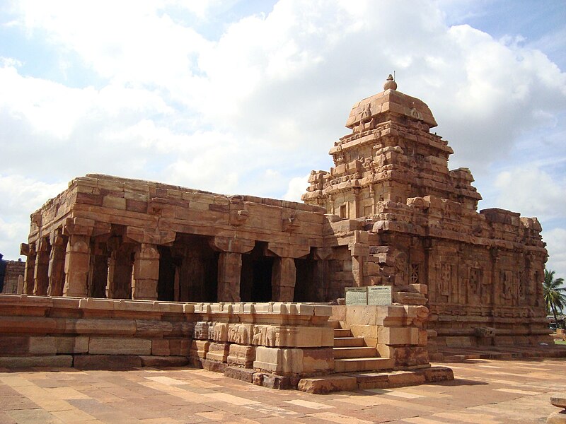 File:Sangameshvara temple at Pattadakal.jpg