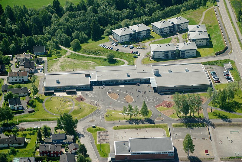 File:School in Oslo aerial.jpg