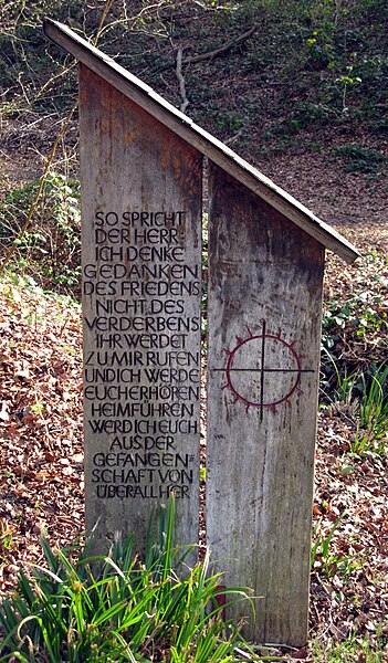 File:Schrifttafel beim Rupert Fischer Brunnen in Freiburg-Herdern an der Wintererstraße.jpg