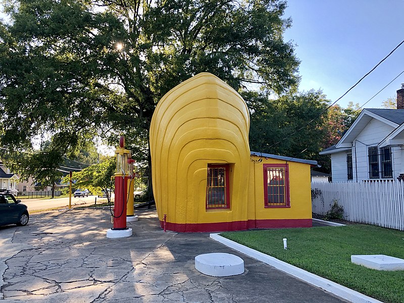 File:Shell-Shaped Shell Service Station, Waughtown, Winston-Salem, NC (49036572442).jpg