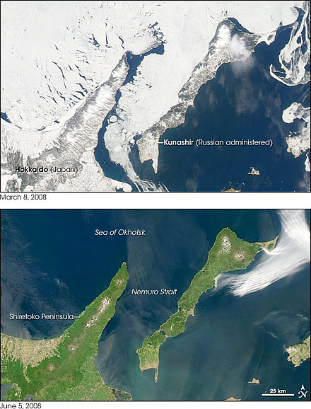 流氷に覆われた知床半島・国後島沿岸海域(上)と、初夏の同地域(下)アメリカ航空宇宙局（NASA）作成）