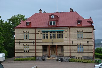 Skolhus vid Gustafsberg.