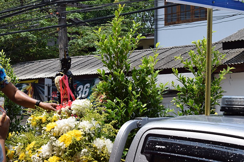 File:Songkran in Tak 37.JPG