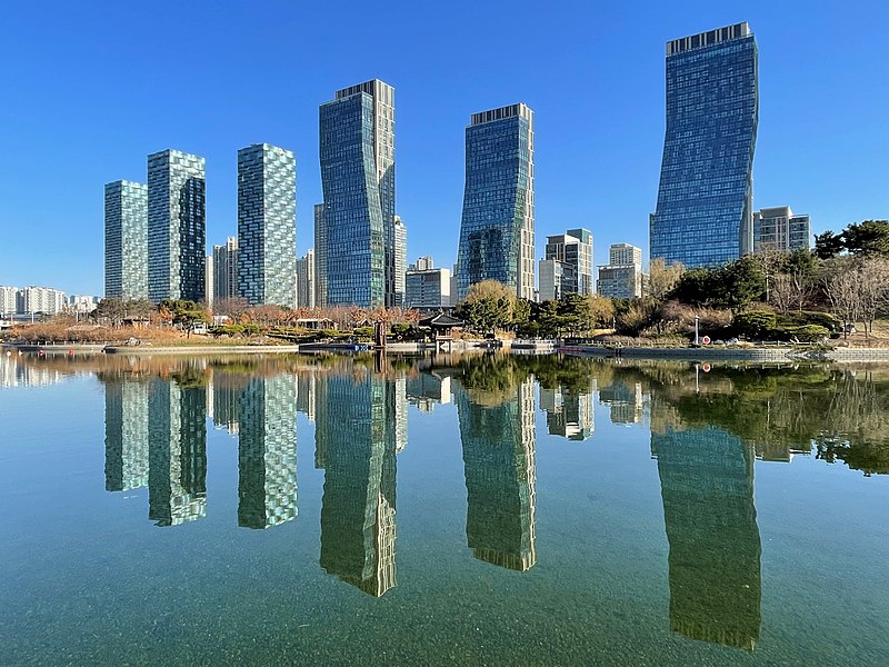 File:South Korea, Incheon, Songdo, the Sharp Central Park Towers.jpg