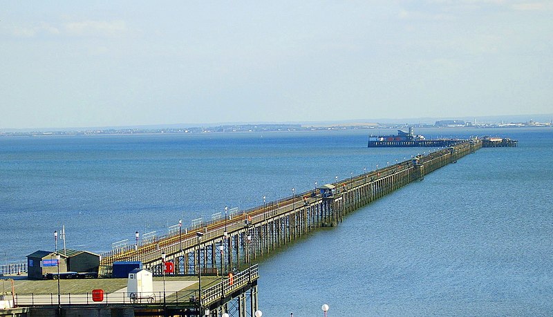 File:Southend Pier Autumn 2007 - crop.jpg