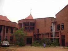 Gereja katedral St. Iman, Awka teks alt