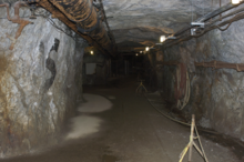 Inside the mine Sterling-hill-mining-museum-inside-adit-portal.png