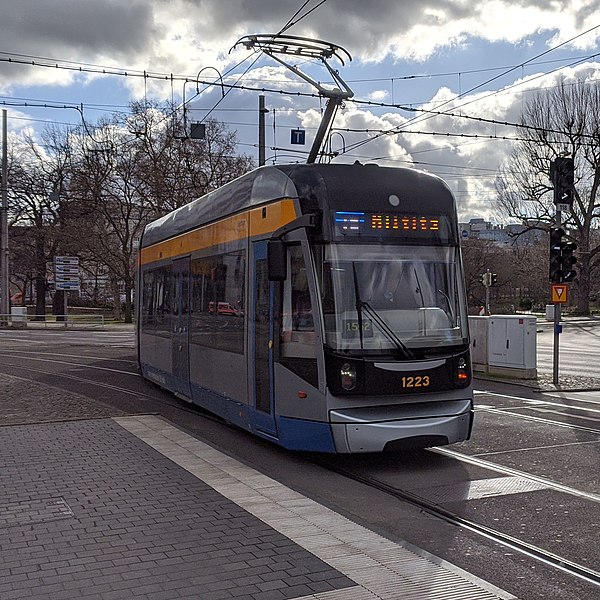 File:Straßenbahn Leipzig 15 1223 Hauptbahnhof 2002181058.jpg