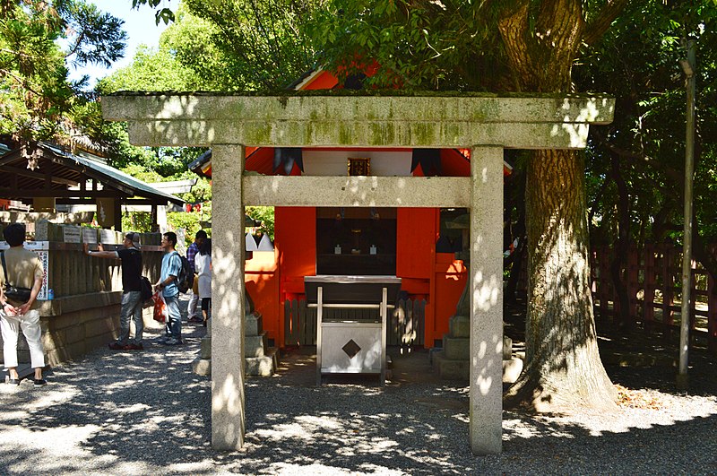 File:Sumiyoshi-taisha, Wakamiya-hachimangu.jpg