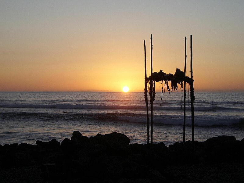 File:Sunset at Kuemanu Heiau.jpg