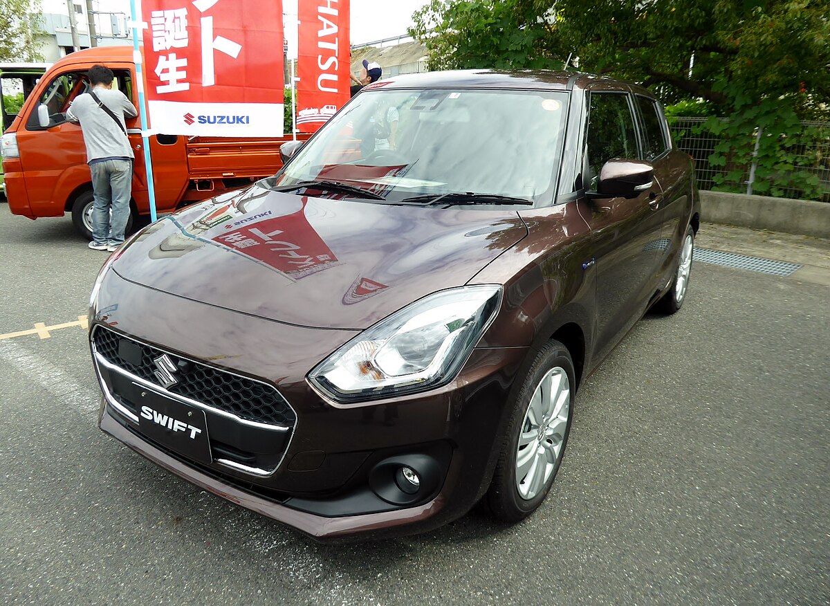 Suzuki SWIFT HYBRID SL (DAA-ZC43S) front.jpg