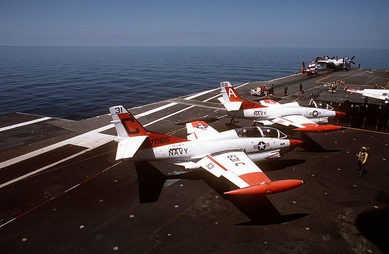 File:T-2C Buckeyes on USS Lexington (AVT-16) in 1989.JPEG